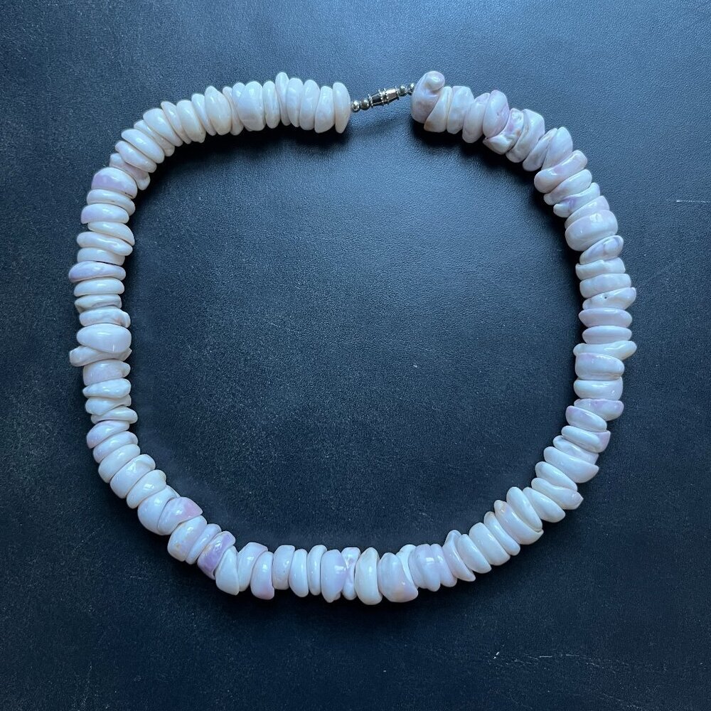 VINTAGE HAWAIIAN GENUINE PUKA SHELL NECKLACE EXTRA LARGE SHELLS  20" - Excellent